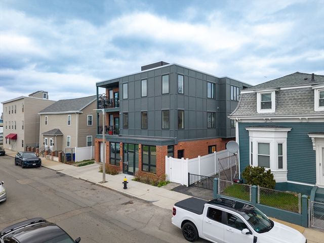 92-94 George St 203, Boston, MA 02119