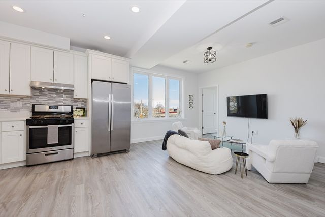 92-94 George St 203, Boston, MA 02119