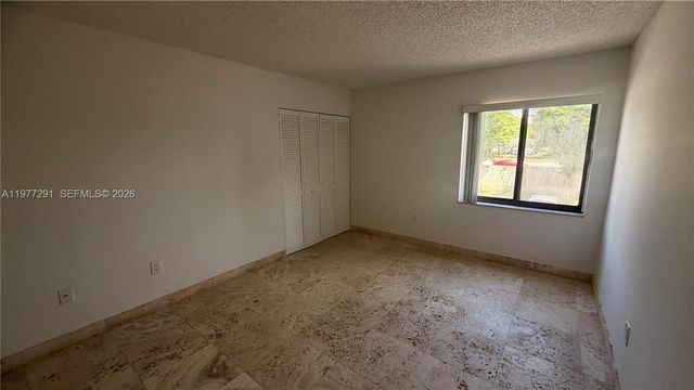 8811 SW 123rd Ct 203-1, Miami, FL 33186