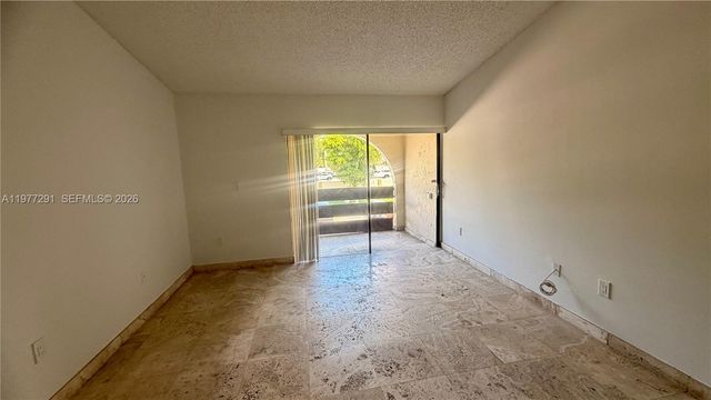 8811 SW 123rd Ct 203-1, Miami, FL 33186