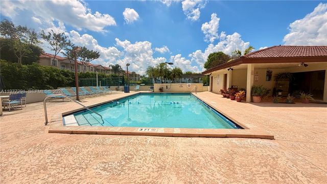 8811 SW 123rd Ct 203-1, Miami, FL 33186