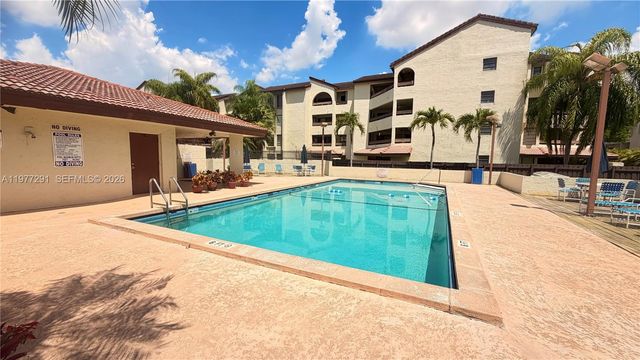 8811 SW 123rd Ct 203-1, Miami, FL 33186