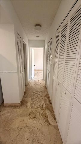 8811 SW 123rd Ct 203-1, Miami, FL 33186