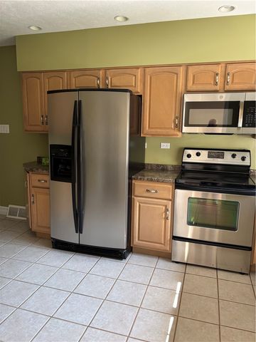 38 Hillcrest Ln, Uniontown, PA 15401