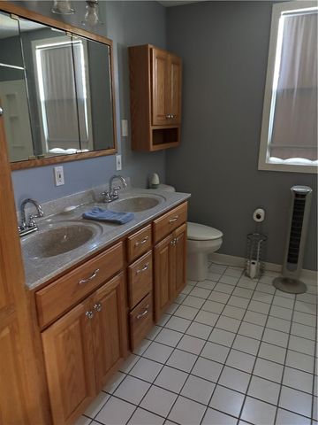 38 Hillcrest Ln, Uniontown, PA 15401