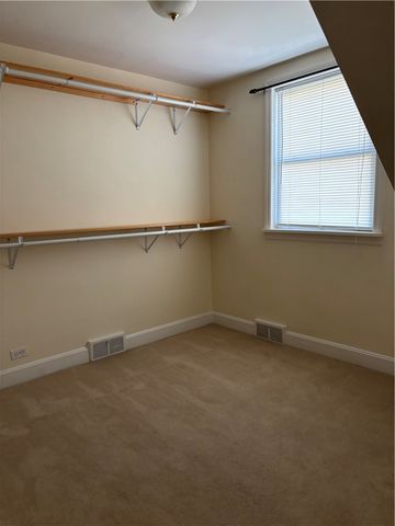38 Hillcrest Ln, Uniontown, PA 15401