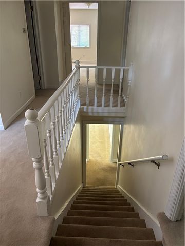 38 Hillcrest Ln, Uniontown, PA 15401