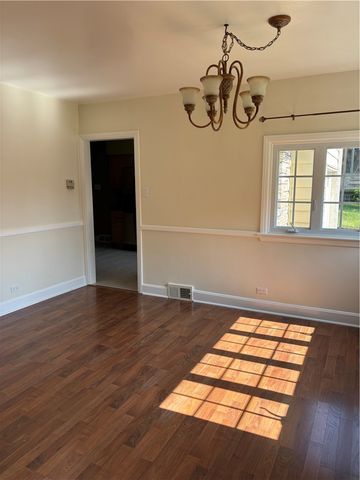 38 Hillcrest Ln, Uniontown, PA 15401