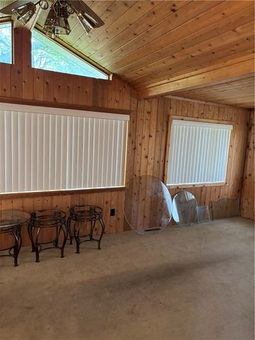 38 Hillcrest Ln, Uniontown, PA 15401