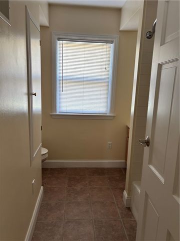38 Hillcrest Ln, Uniontown, PA 15401
