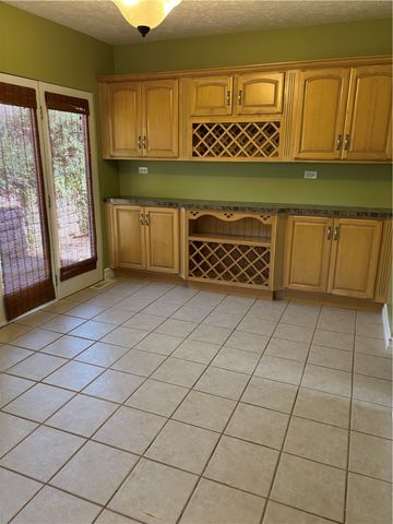38 Hillcrest Ln, Uniontown, PA 15401