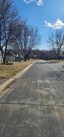 14715 Bridle Ridge Trail NE, Prior Lake, MN 55372