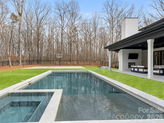 6017 Oxfordshire Road, Waxhaw, NC 28173