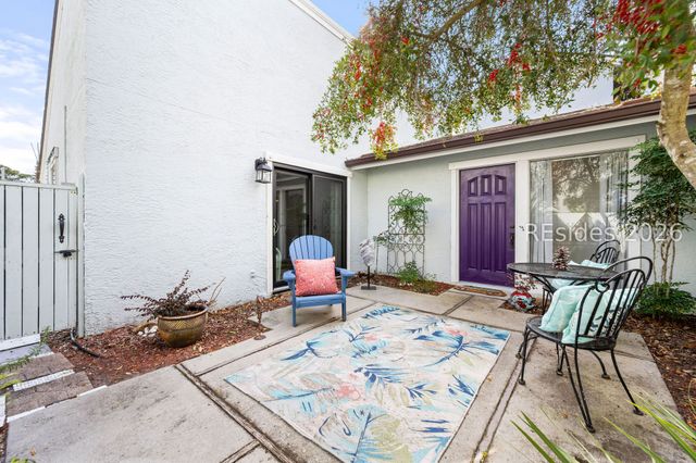 2 William Hilton Pkwy Apt 301, Hilton Head Island, SC 29926