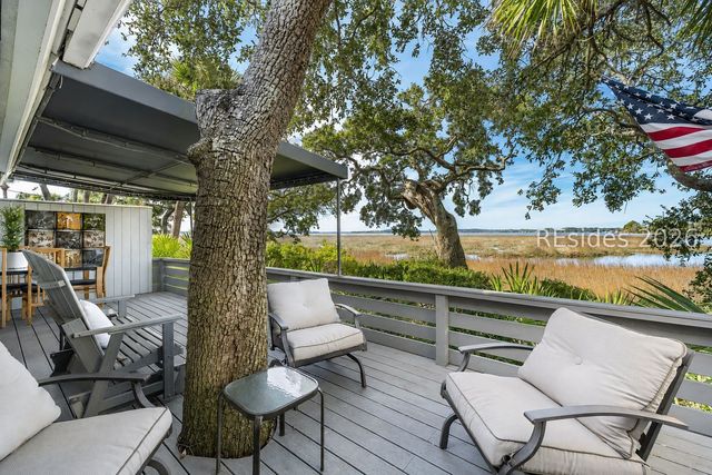 2 William Hilton Pkwy Apt 301, Hilton Head Island, SC 29926