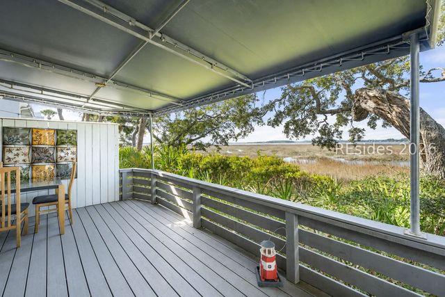 2 William Hilton Pkwy Apt 301, Hilton Head Island, SC 29926