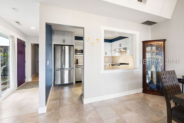 2 William Hilton Pkwy Apt 301, Hilton Head Island, SC 29926
