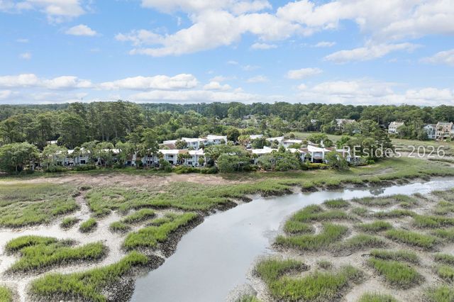 2 William Hilton Pkwy Apt 301, Hilton Head Island, SC 29926