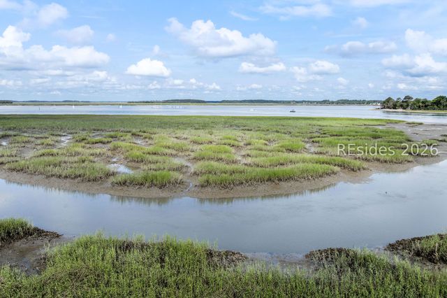 2 William Hilton Pkwy Apt 301, Hilton Head Island, SC 29926