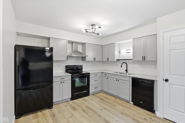 6460 Park Central Way B, Indianapolis, IN 46260