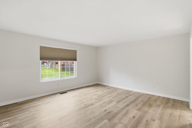 6460 Park Central Way B, Indianapolis, IN 46260