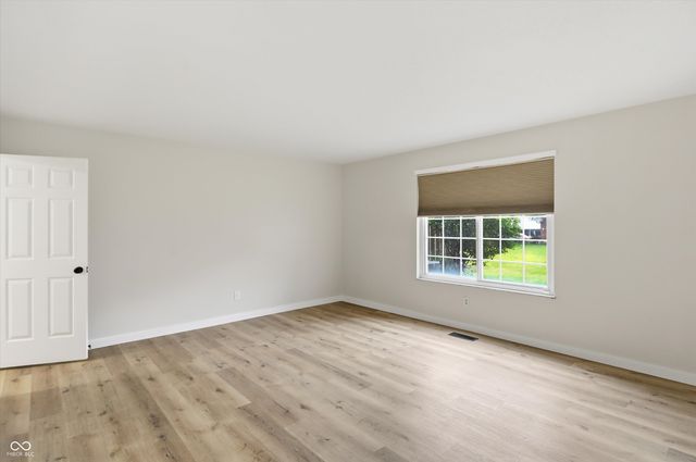 6460 Park Central Way B, Indianapolis, IN 46260