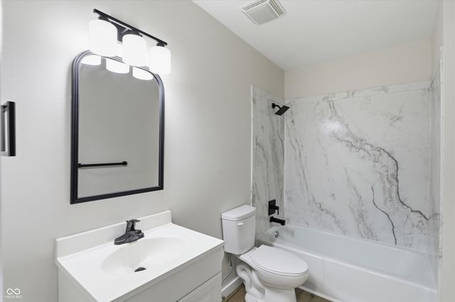 6460 Park Central Way B, Indianapolis, IN 46260