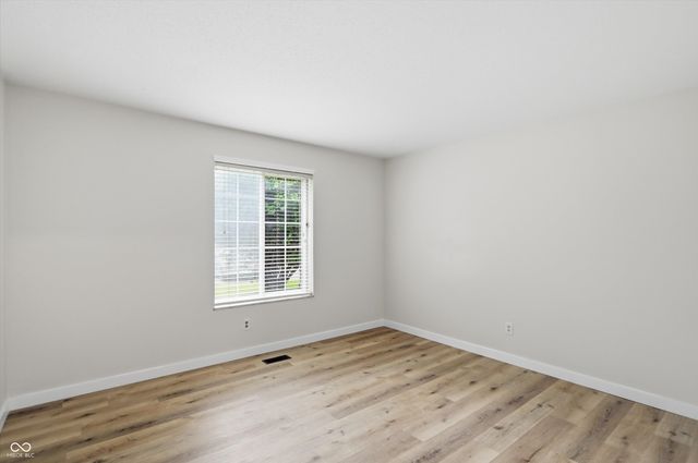 6460 Park Central Way B, Indianapolis, IN 46260