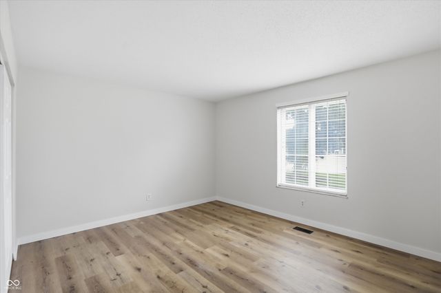 6460 Park Central Way B, Indianapolis, IN 46260