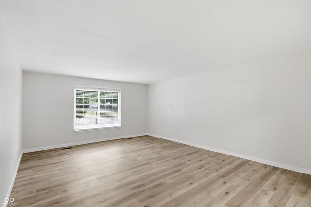 6460 Park Central Way B, Indianapolis, IN 46260