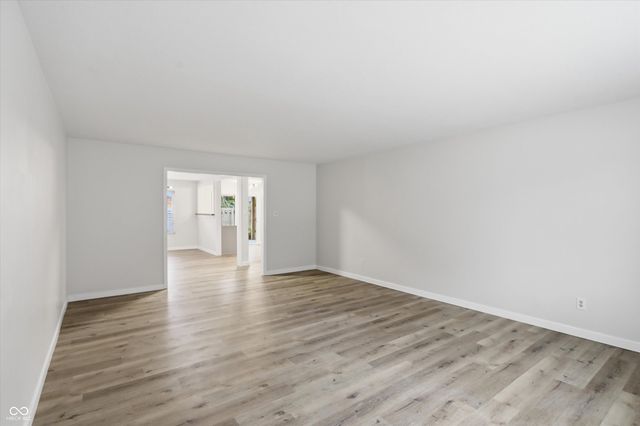 6460 Park Central Way B, Indianapolis, IN 46260