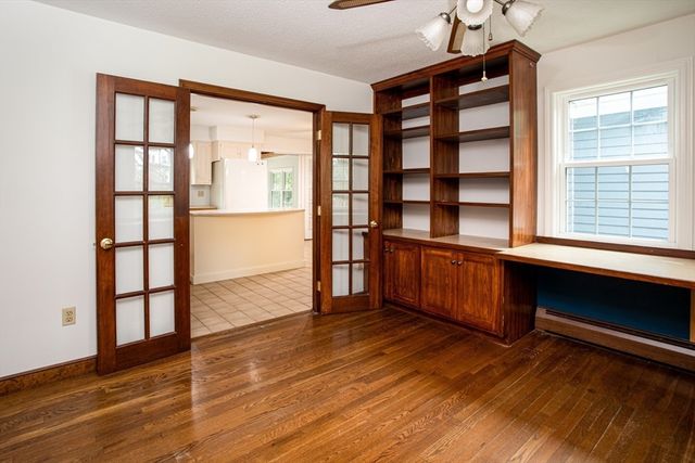 1 Holly Hill Ave, Westport, MA 02790