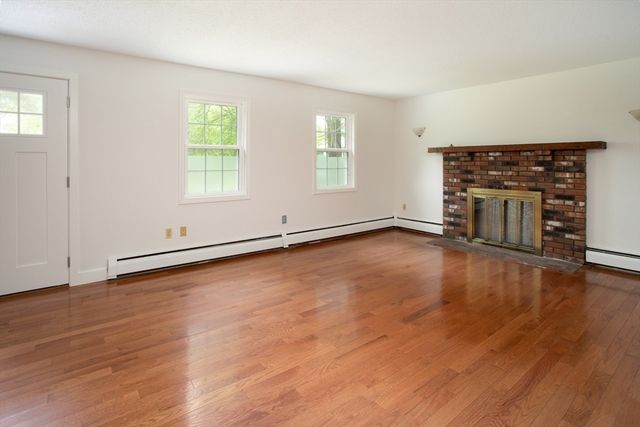1 Holly Hill Ave, Westport, MA 02790