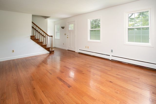 1 Holly Hill Ave, Westport, MA 02790