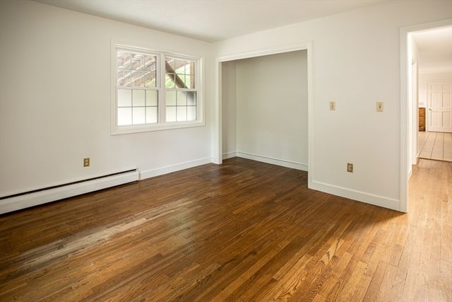 1 Holly Hill Ave, Westport, MA 02790