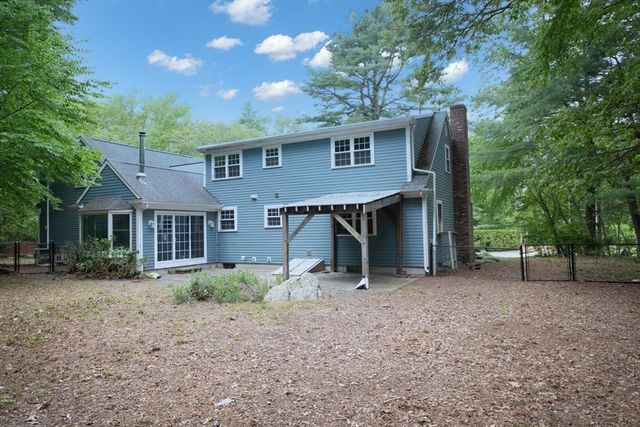 1 Holly Hill Ave, Westport, MA 02790