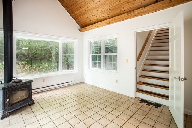 1 Holly Hill Ave, Westport, MA 02790