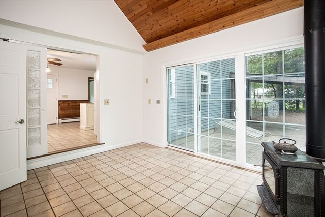 1 Holly Hill Ave, Westport, MA 02790