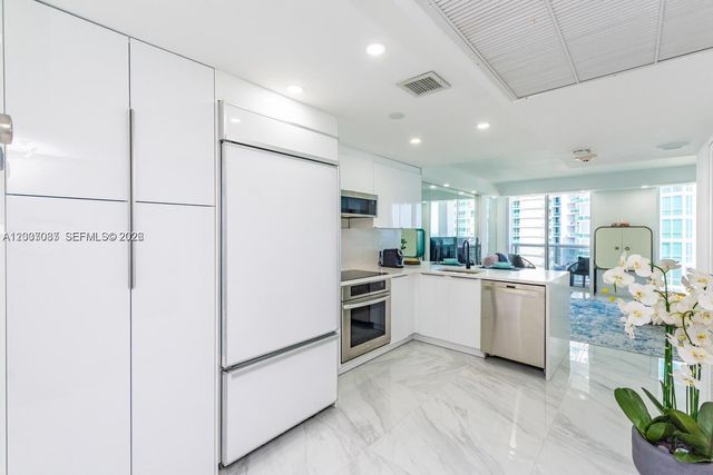 10275 Collins Ave 1404, Bal Harbour, FL 33154