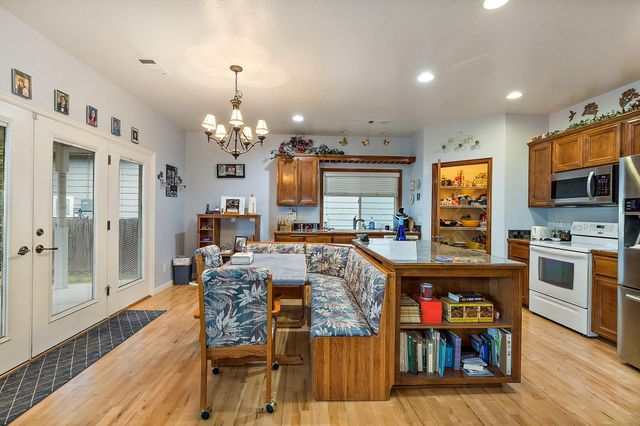 1028 Buck Point Street, Central Point, OR 97502