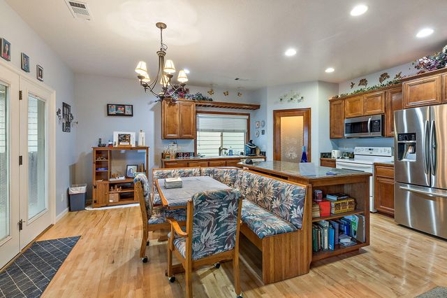 1028 Buck Point Street, Central Point, OR 97502
