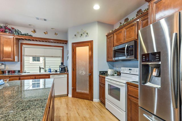 1028 Buck Point Street, Central Point, OR 97502