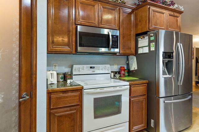 1028 Buck Point Street, Central Point, OR 97502