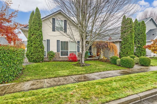 1028 Buck Point Street, Central Point, OR 97502