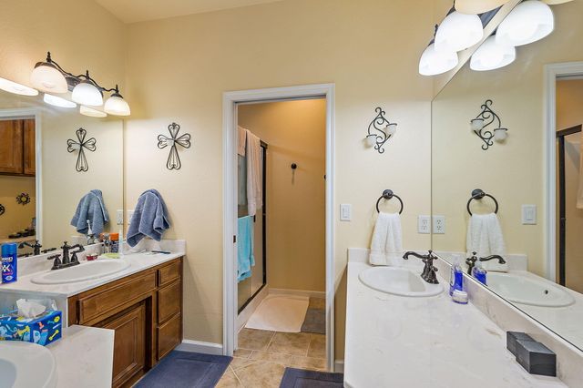 1028 Buck Point Street, Central Point, OR 97502