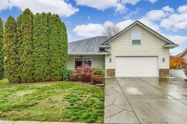 1028 Buck Point Street, Central Point, OR 97502