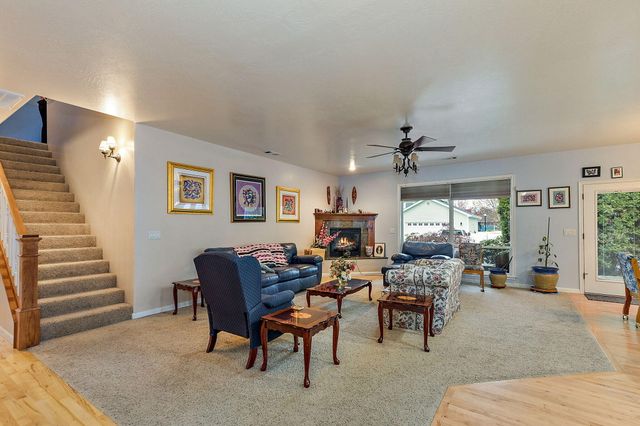 1028 Buck Point Street, Central Point, OR 97502