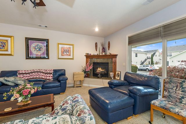 1028 Buck Point Street, Central Point, OR 97502