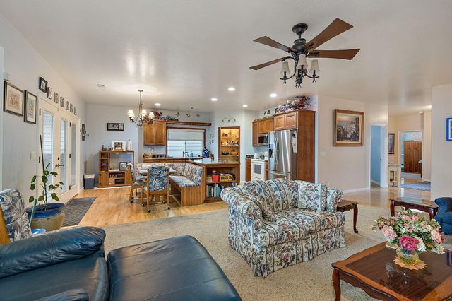1028 Buck Point Street, Central Point, OR 97502