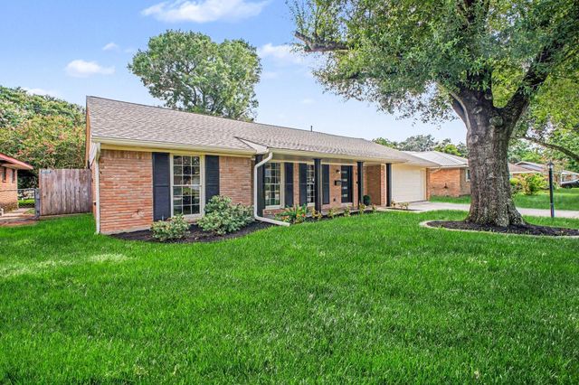 5443 Redstart Street, Houston, TX 77096